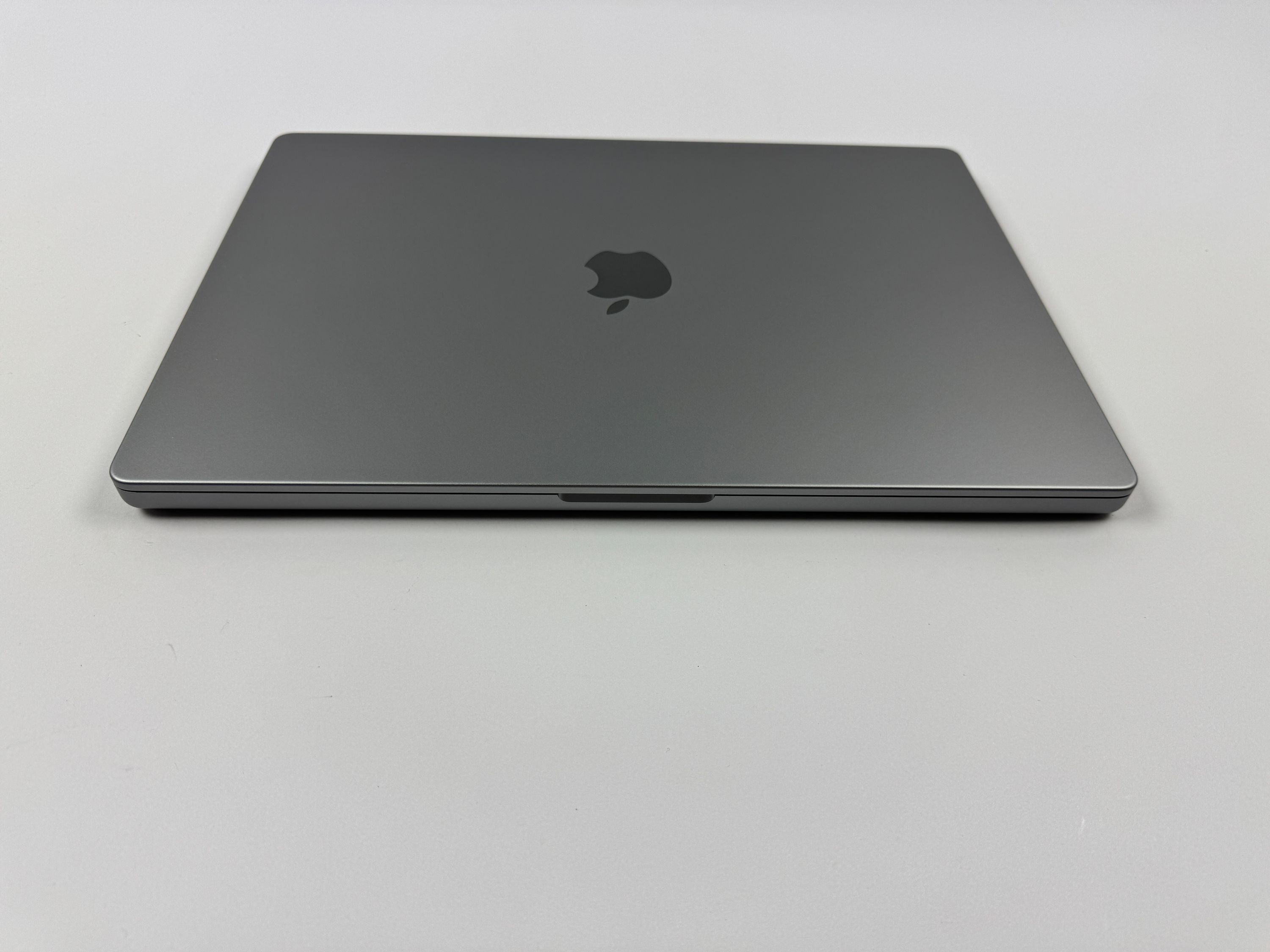 Apple MacBook Pro 16“ M1 PRO 10C CPU 16C GPU 512 GB SSD 16 GB Ram 2021 SPACE GREY