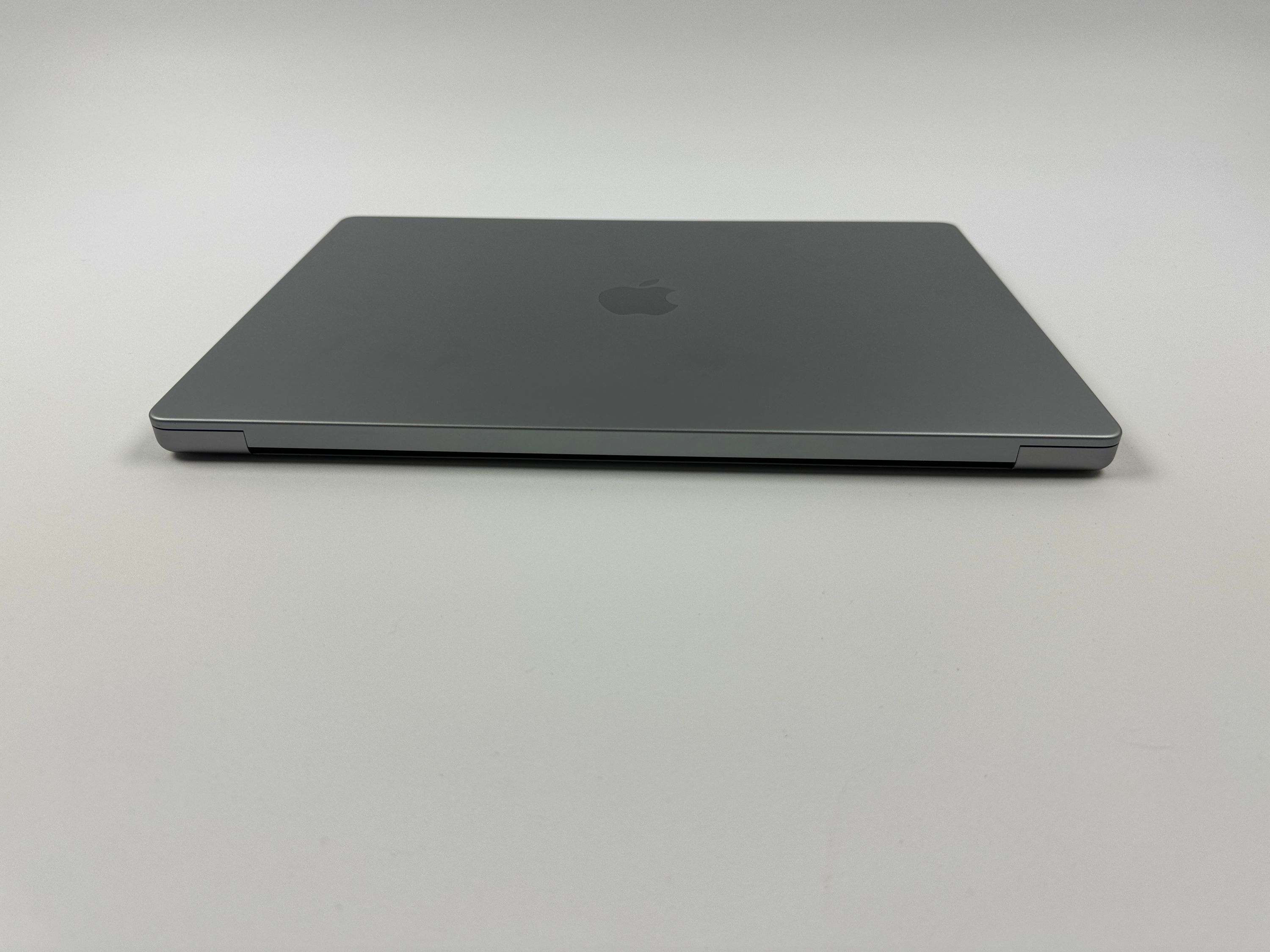 Apple MacBook Pro 16“ M2 PRO 12C CPU 19C GPU 512 GB SSD 16 GB Ram 2023 SPACE GREY