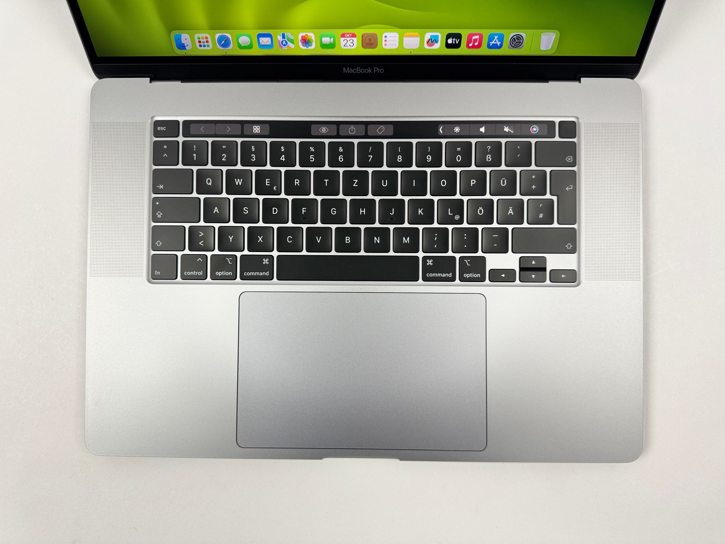 Apple MacBook Pro Retina TouchBar 16“ 8-Core i9 2,3 Ghz 2 TB SSD 16 GB Ram SPACEGREY 2019