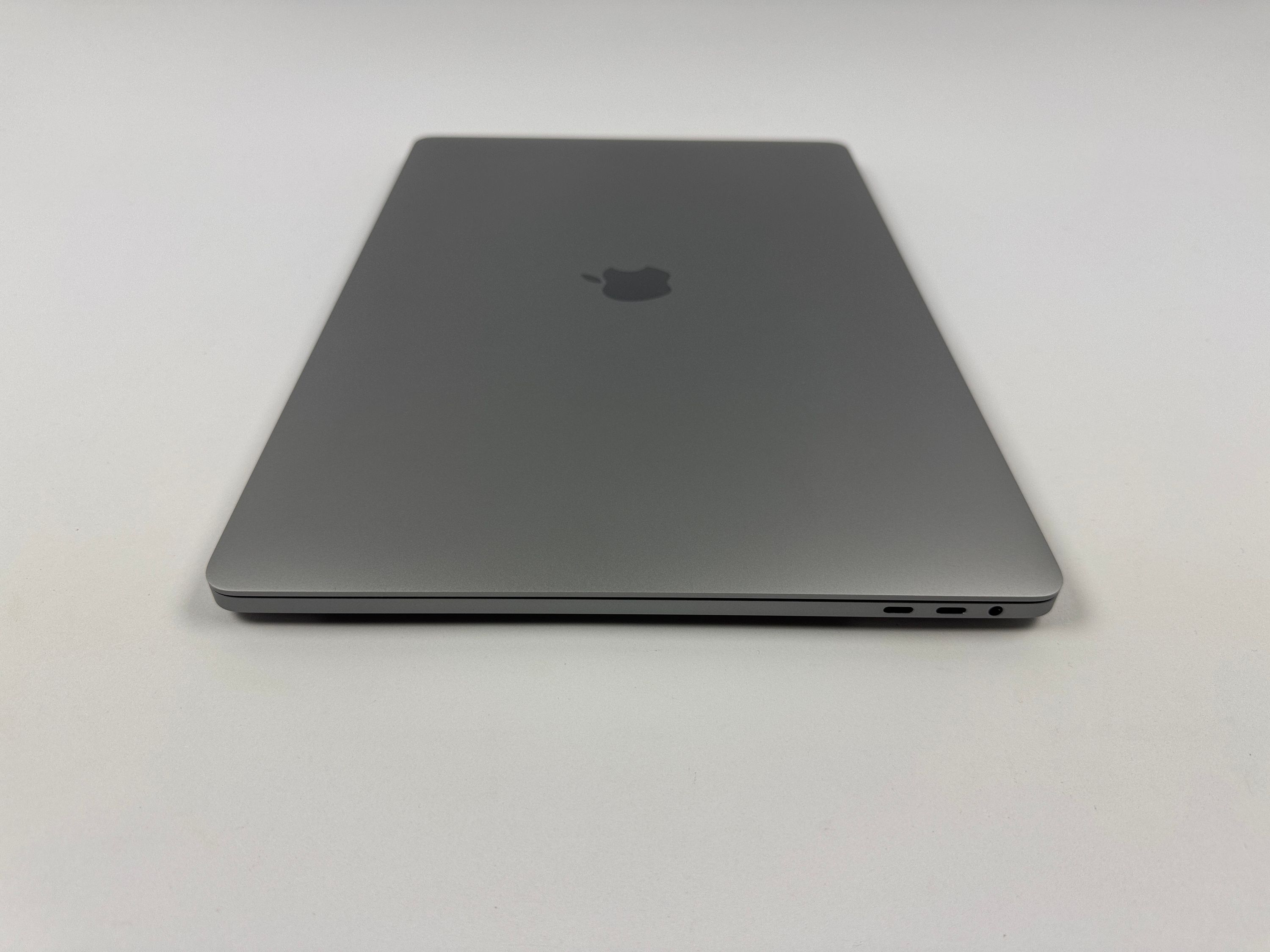 Apple MacBook Pro Retina TouchBar 16“ 8-Core i9 2,3 Ghz 2 TB SSD 16 GB Ram SPACEGREY 2019