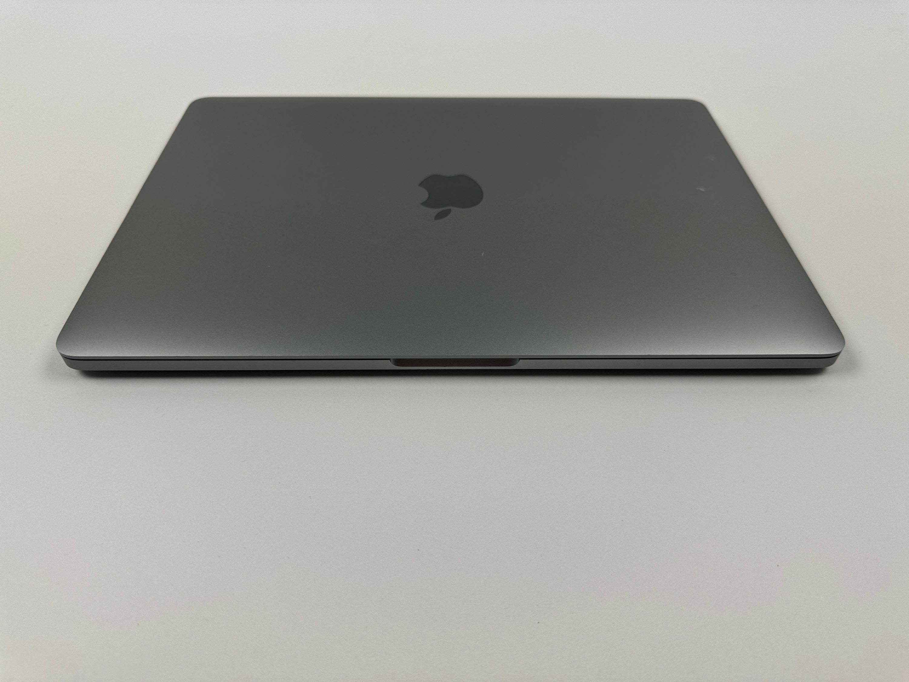 Apple MacBook Pro Retina TouchBar 13,3“ i5 2,4 Ghz 1 TB SSD 16 GB Ram SPACE GREY 2019