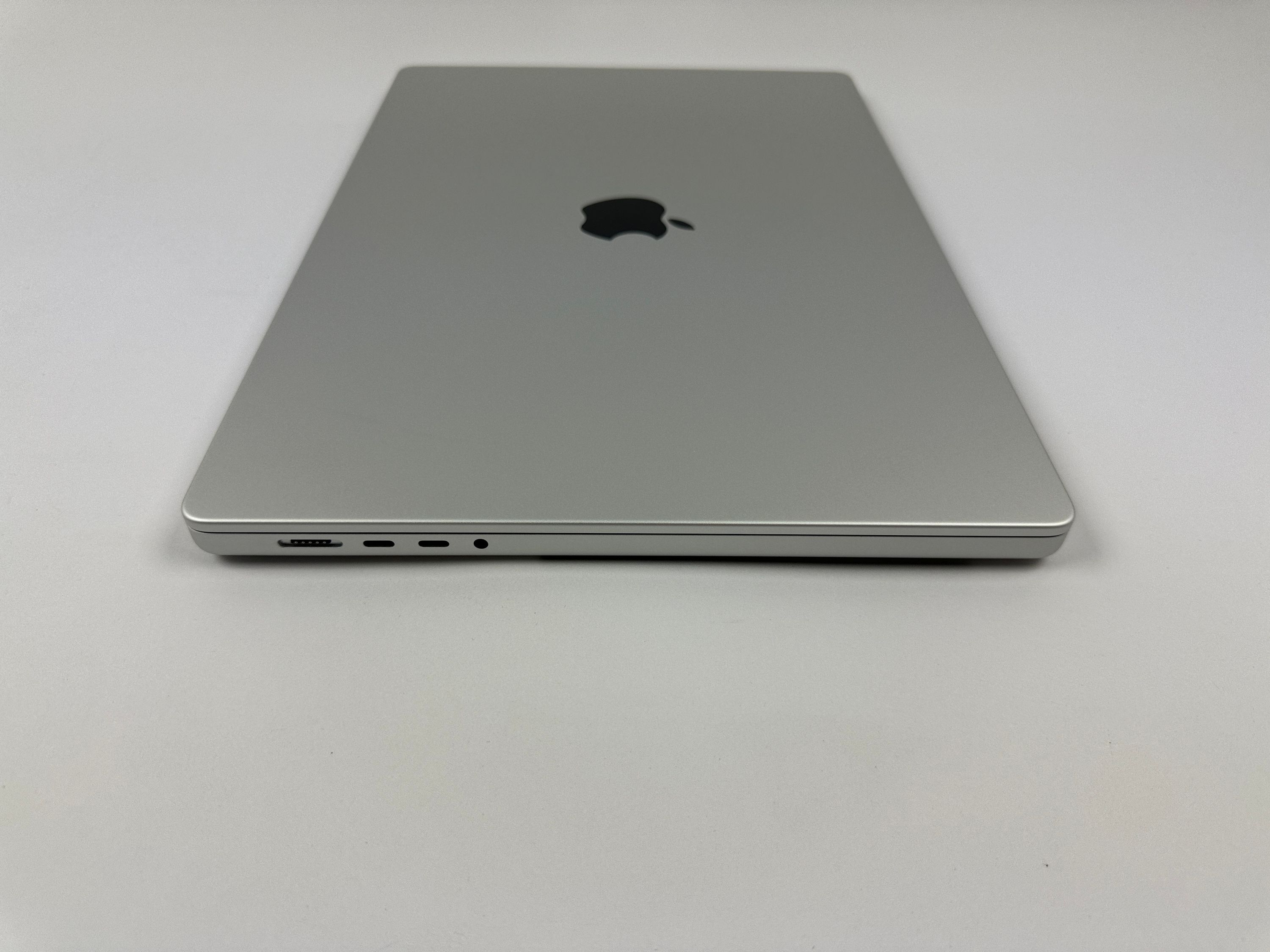 Apple MacBook Pro 16“ M1 PRO 10C CPU 16C GPU 512 GB SSD 16 GB Ram 2021 SILBER