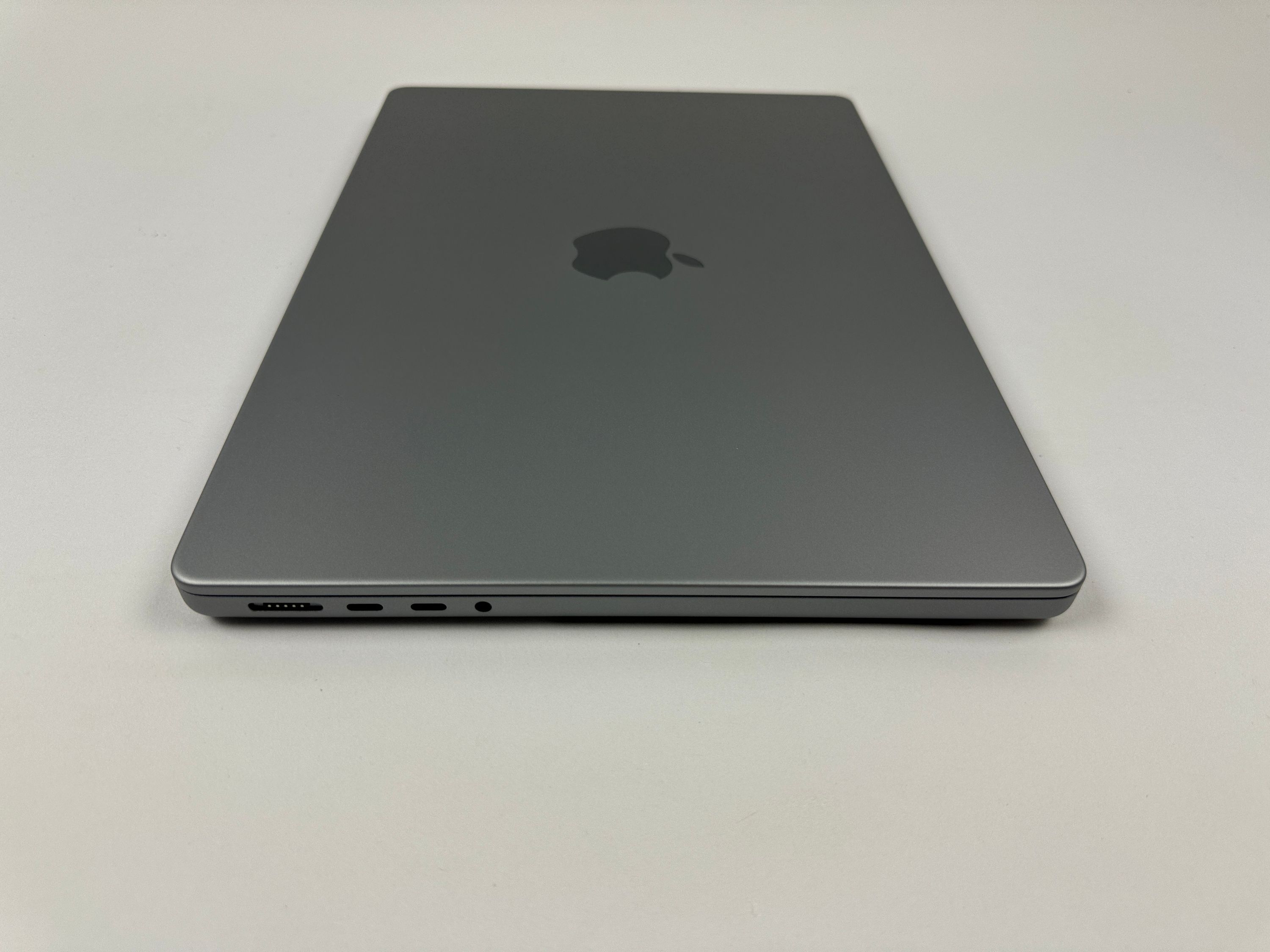 Apple MacBook Pro 14“ M2 PRO 10C CPU 16C GPU 512 GB SSD 16 GB Ram 2023 SPACE GREY