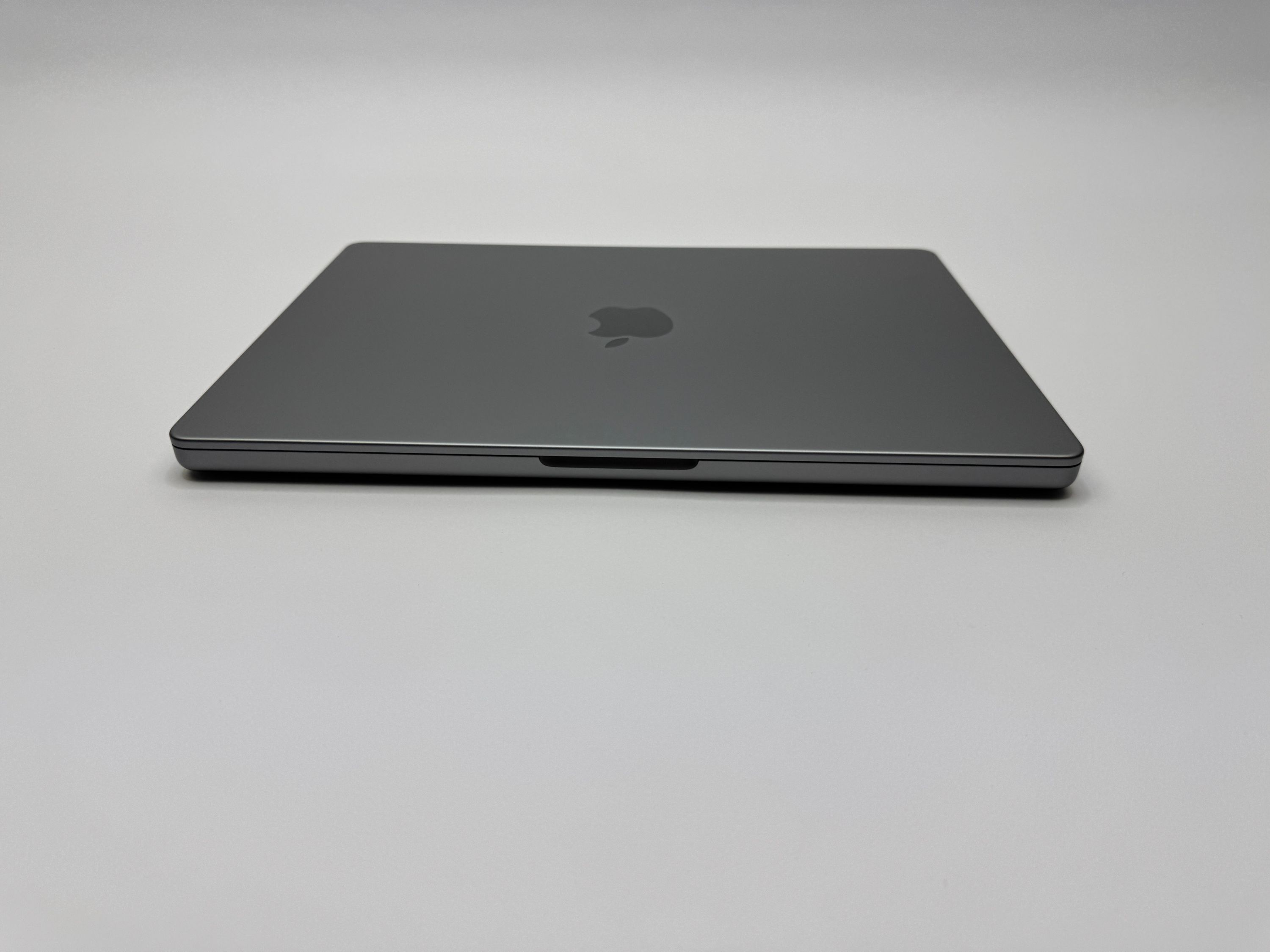 Apple MacBook Pro 14“ M2 PRO 10C CPU 16C GPU 512 GB SSD 16 GB Ram 2023 SPACE GREY