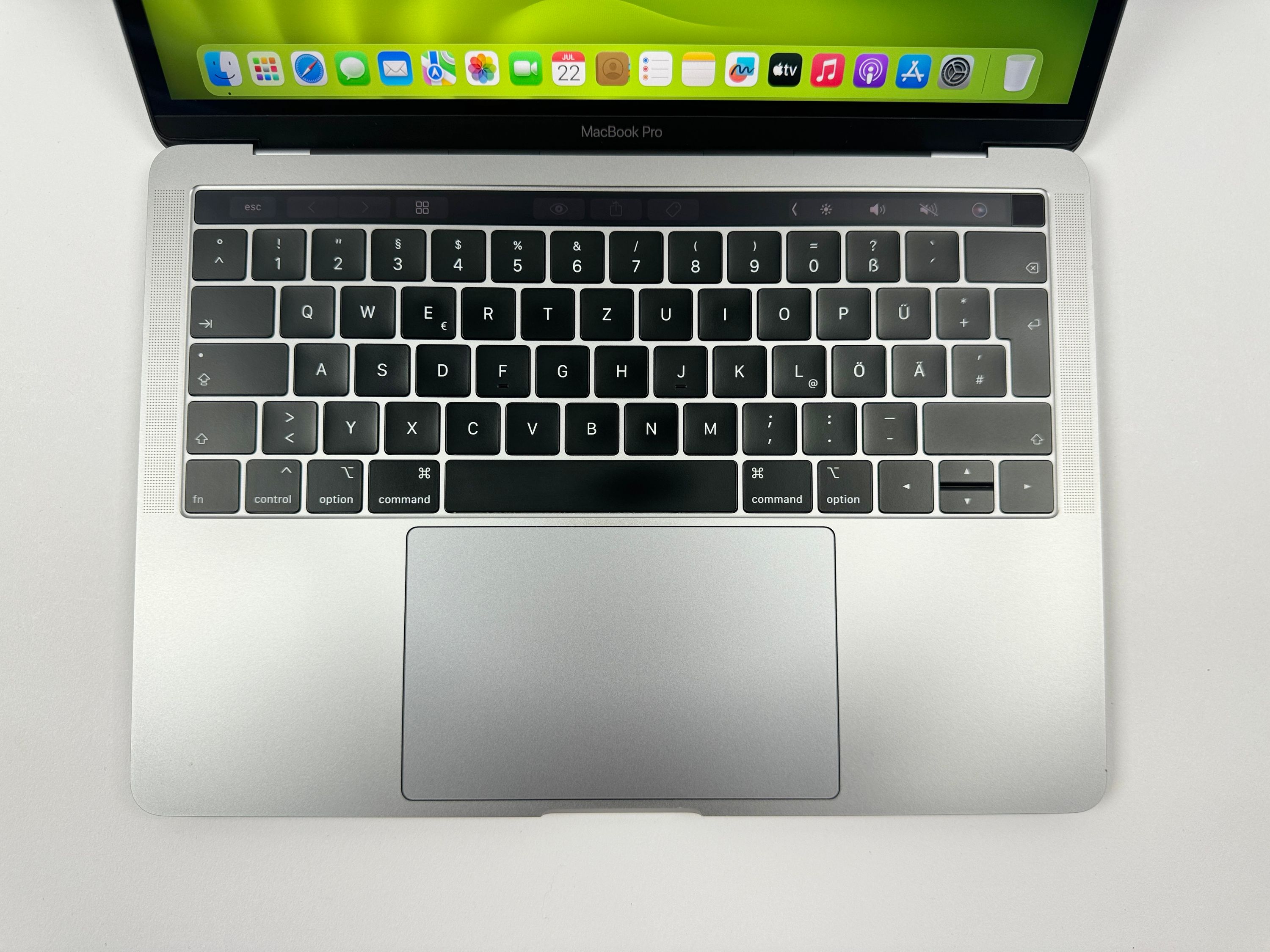 Apple MacBook Pro Retina TouchBar 13,3“ i5 2,4 Ghz 1 TB SSD 16 GB Ram SPACE GREY 2019