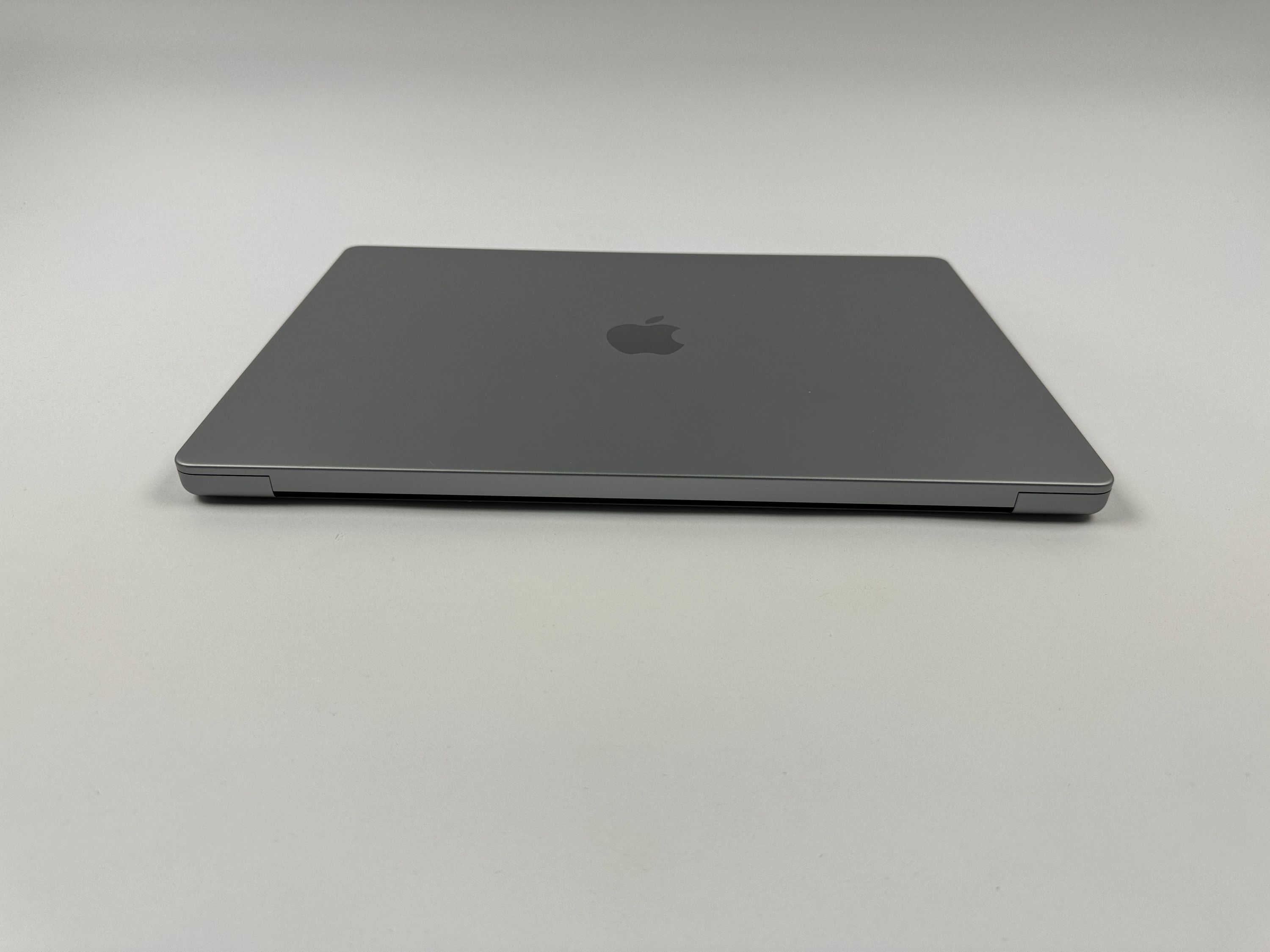 Apple MacBook Pro 16“ M1 PRO 10C CPU 16C GPU 512 GB SSD 16 GB Ram 2021 SPACE GREY