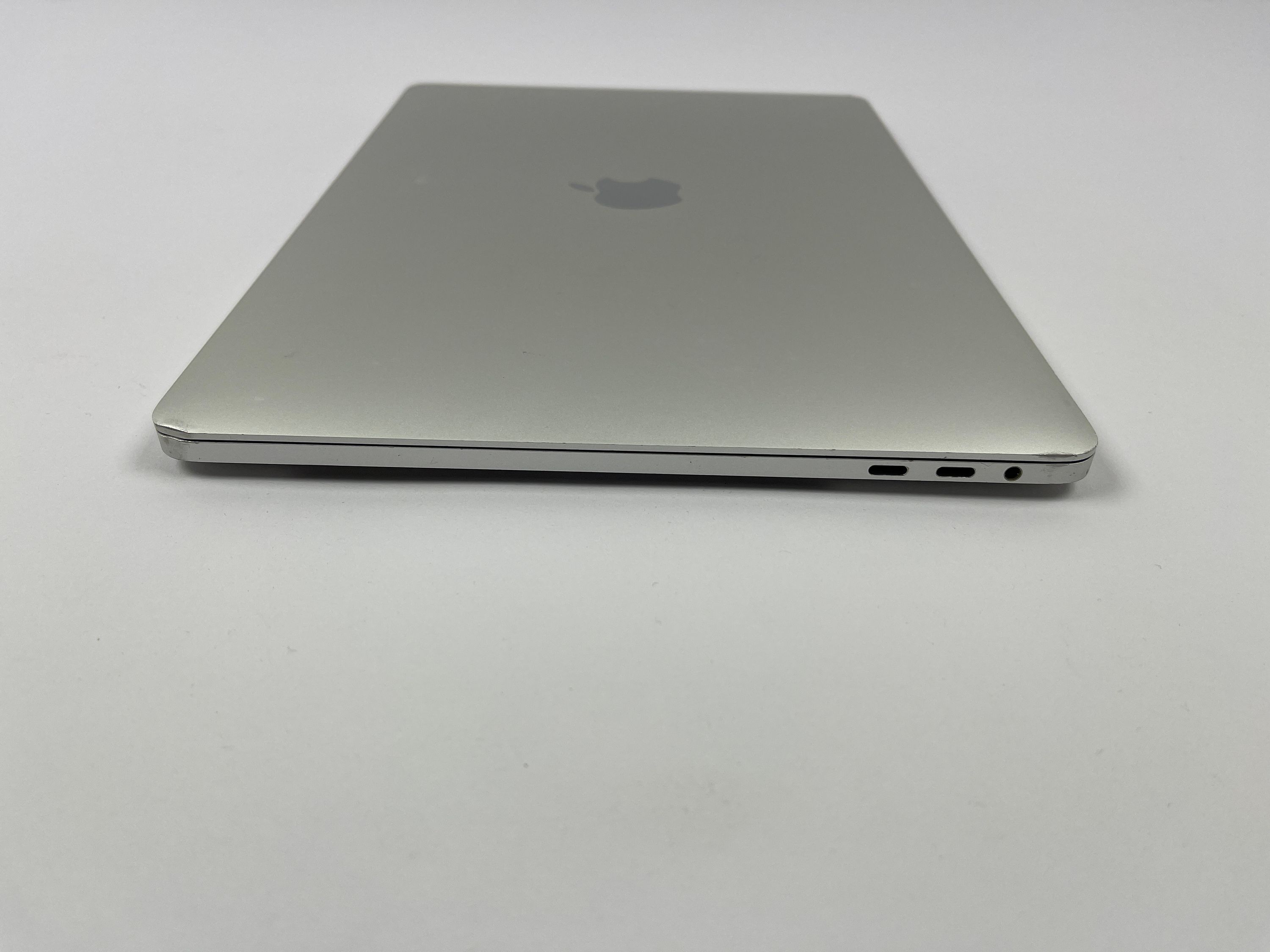 Apple MacBook Pro Retina TouchBar 13,3“ i7 3,5 Ghz 512 GB SSD 16 GB Ram SILBER 2017