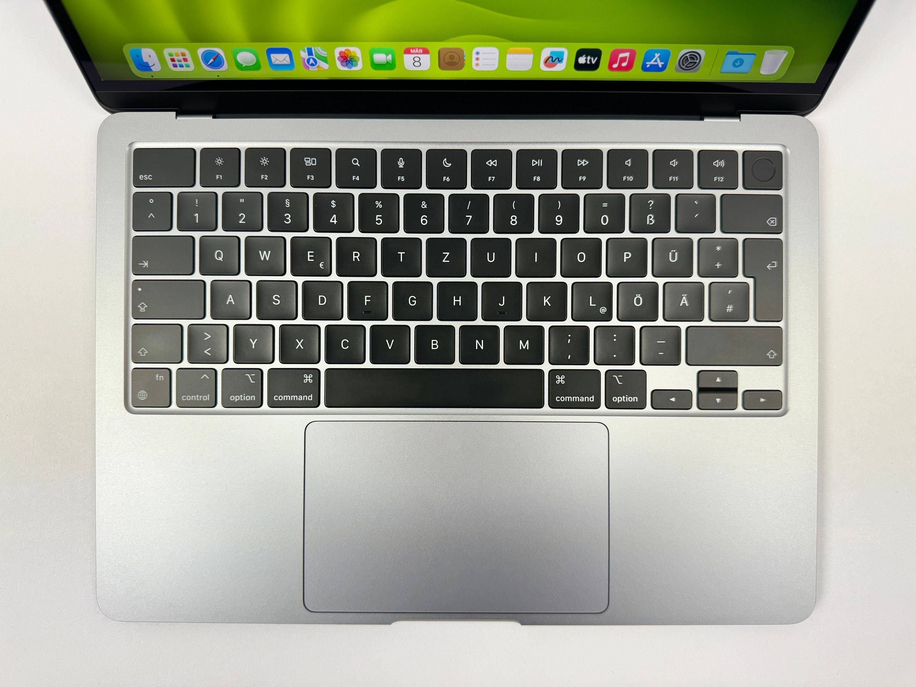Apple MacBook Air 13,3“ M2 8C CPU 8C GPU 256 GB SSD 8 GB 2022 Space Grey
