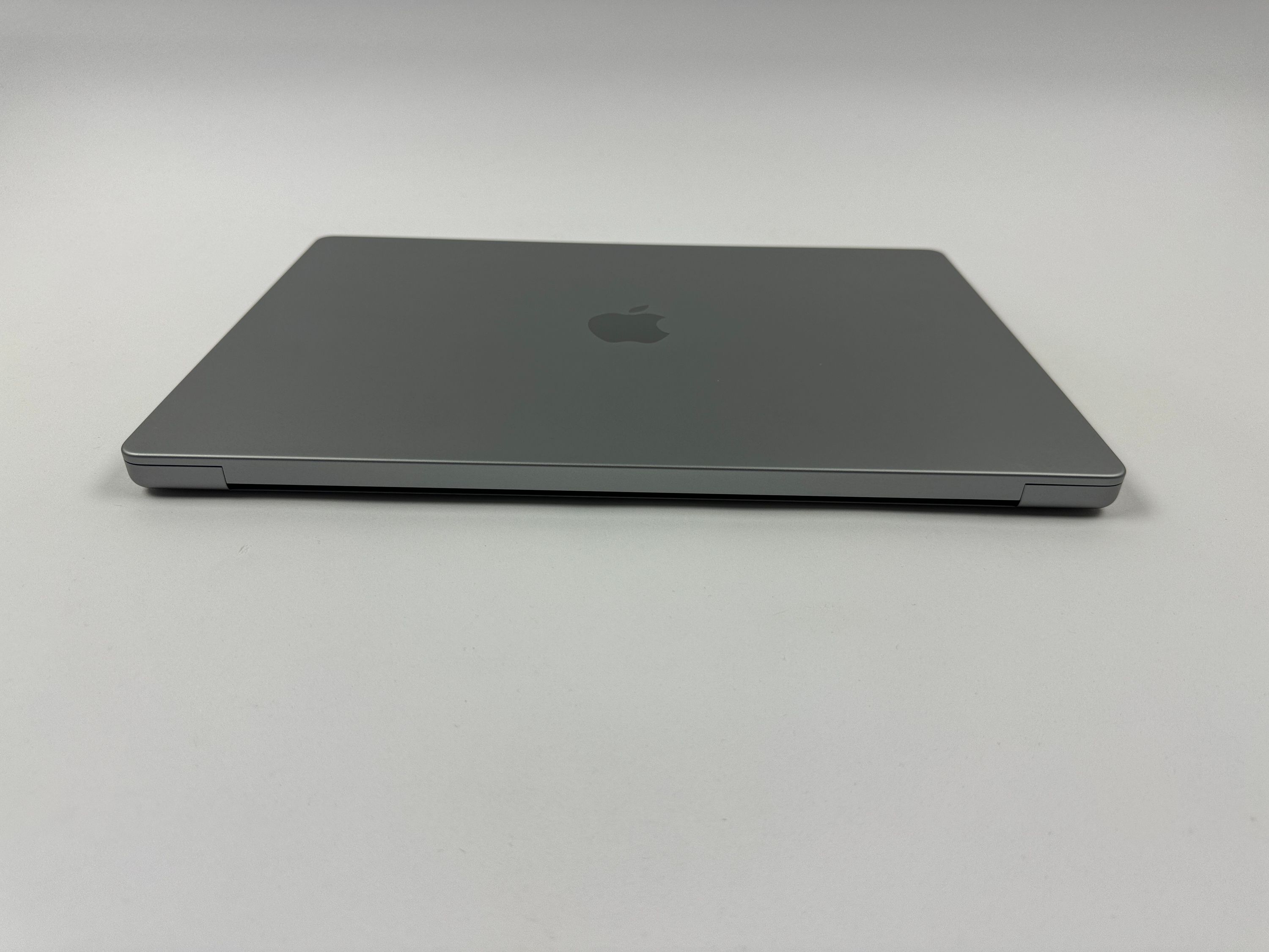 Apple MacBook Pro 16“ M1 MAX 10C CPU 24C GPU 512 GB SSD 32 GB Ram 2021 SPACE GREY