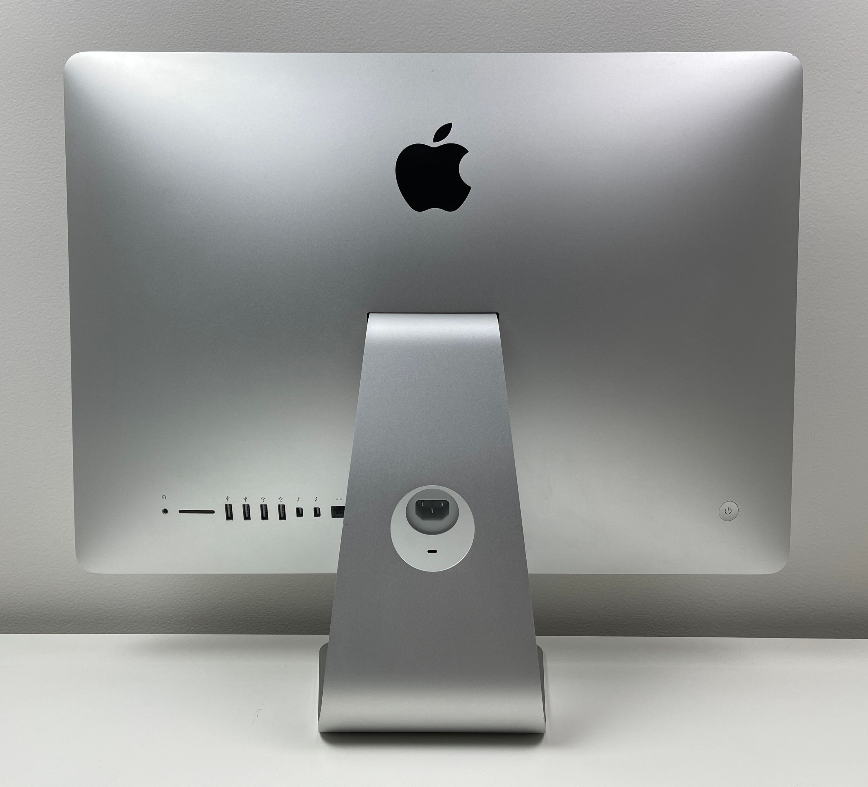 Apple iMac 21,5“ i5 2,8 Ghz 8 GB Ram 1 TB HDD 2015 SILBER MK442D/A