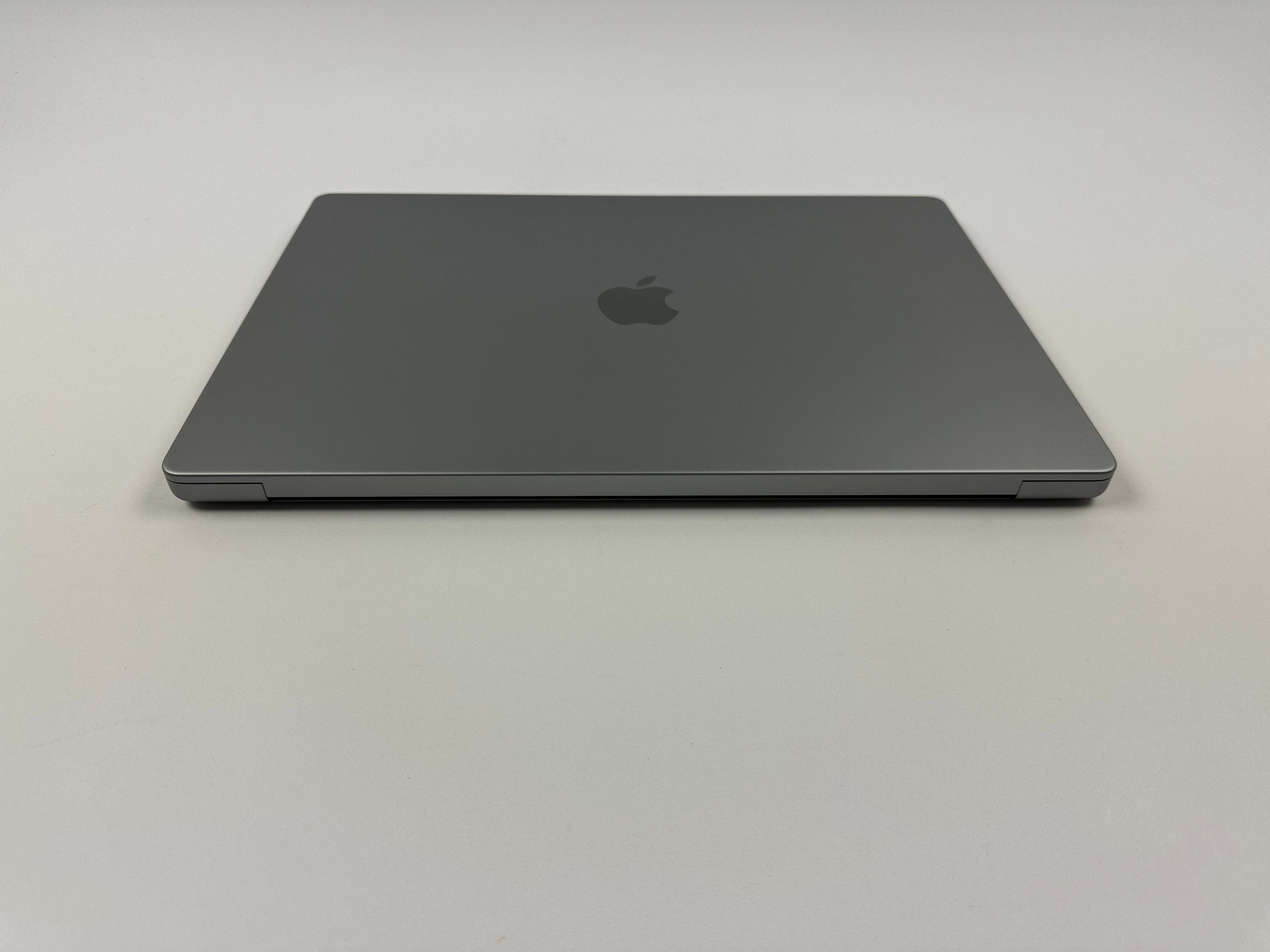 Apple MacBook Pro 16“ M2 PRO 12C CPU 19C GPU 1 TB SSD 16 GB Ram 2023 SPACE GREY