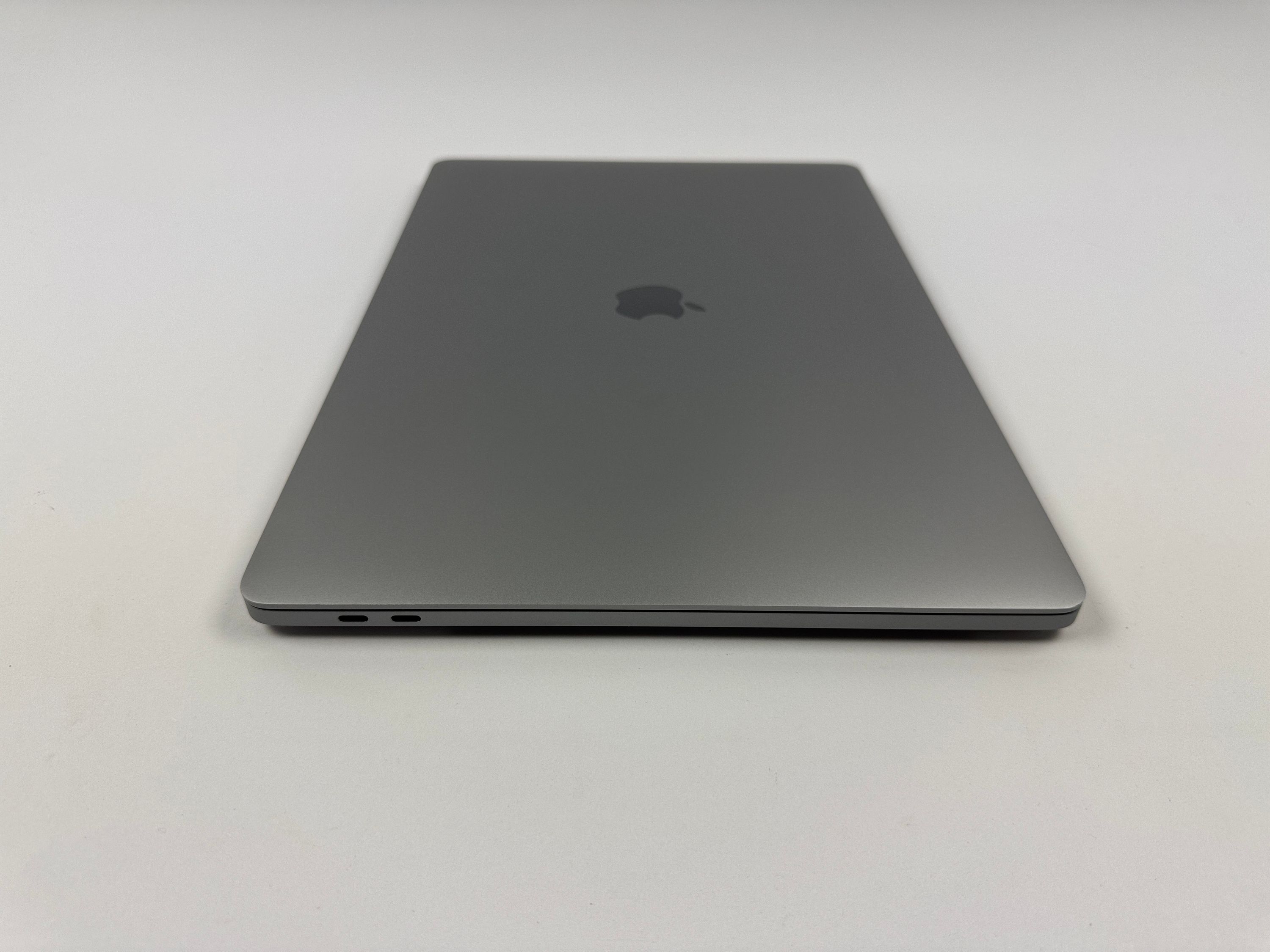 Apple MacBook Pro Retina TouchBar 16“ 8-Core i9 2,3 Ghz 2 TB SSD 16 GB Ram SPACEGREY 2019