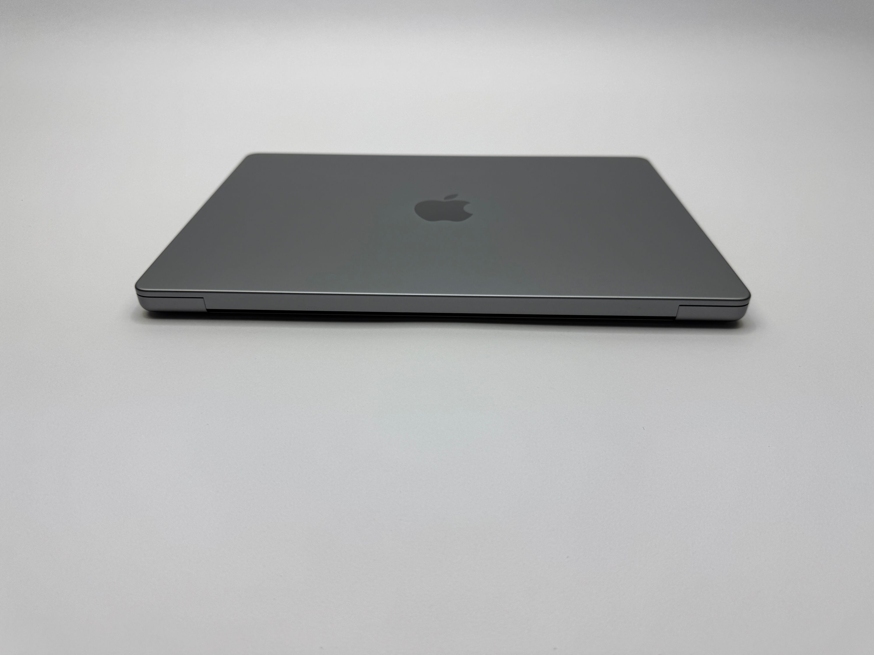 Apple MacBook Pro 14“ M2 PRO 10C CPU 16C GPU 512 GB SSD 16 GB Ram 2023 SPACE GREY