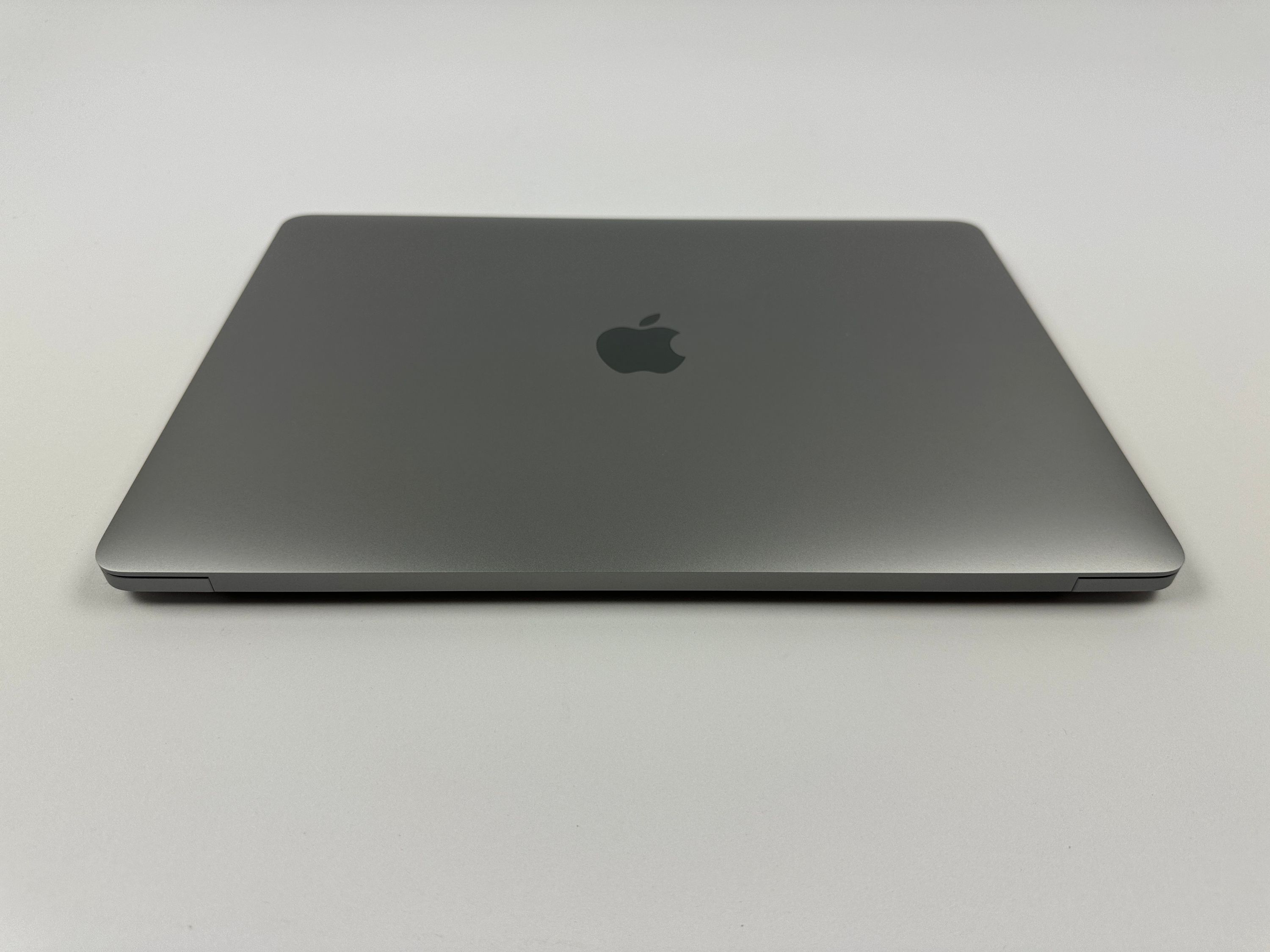 Apple MacBook Pro Retina 13,3“ M2 8C CPU 10C GPU 512 GB SSD 8 GB Ram 2022 Space Grey