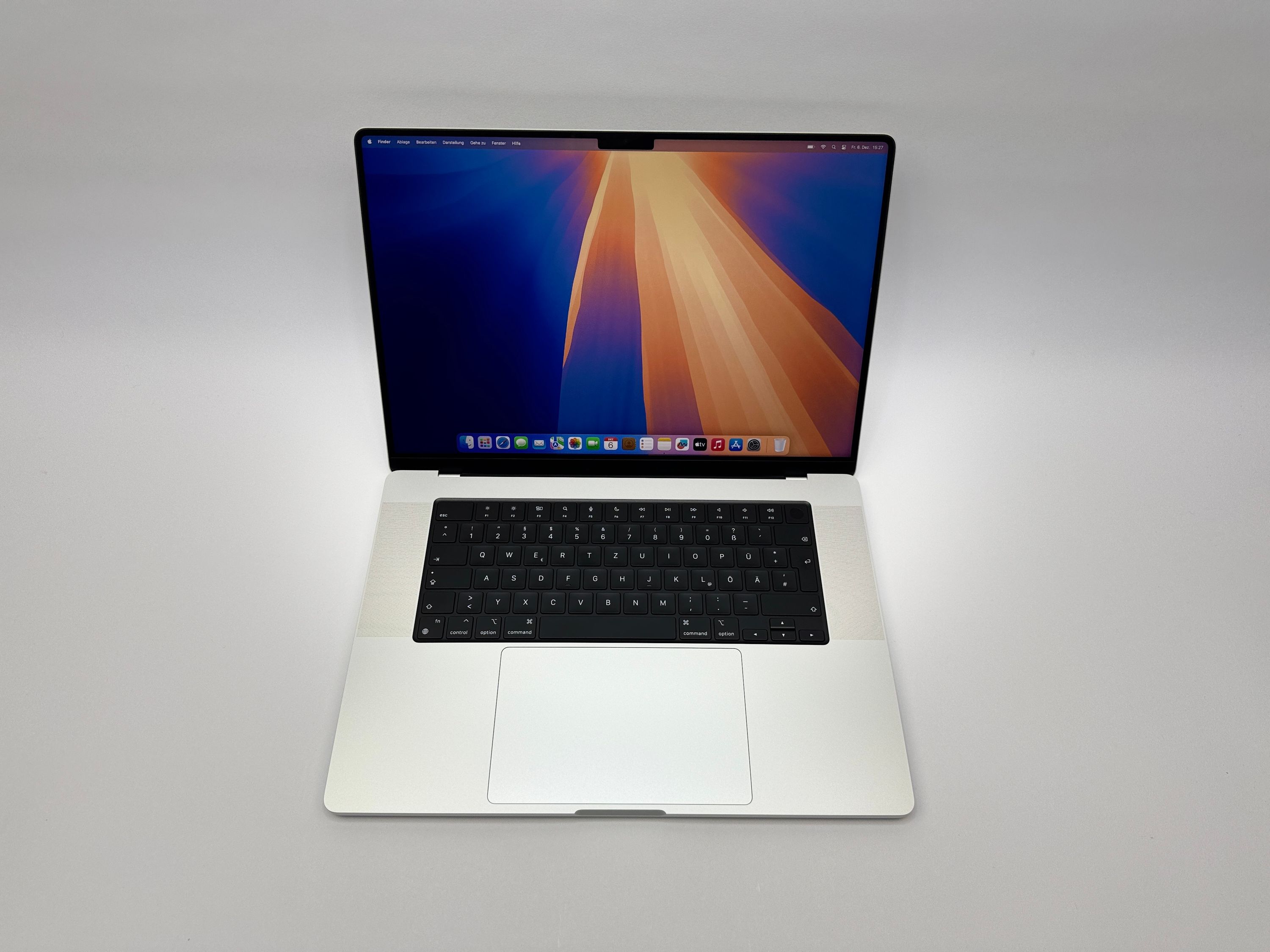 Apple MacBook Pro 16“ M1 MAX 10C CPU 32C GPU 1 TB SSD 32 GB Ram 2021 SILBER