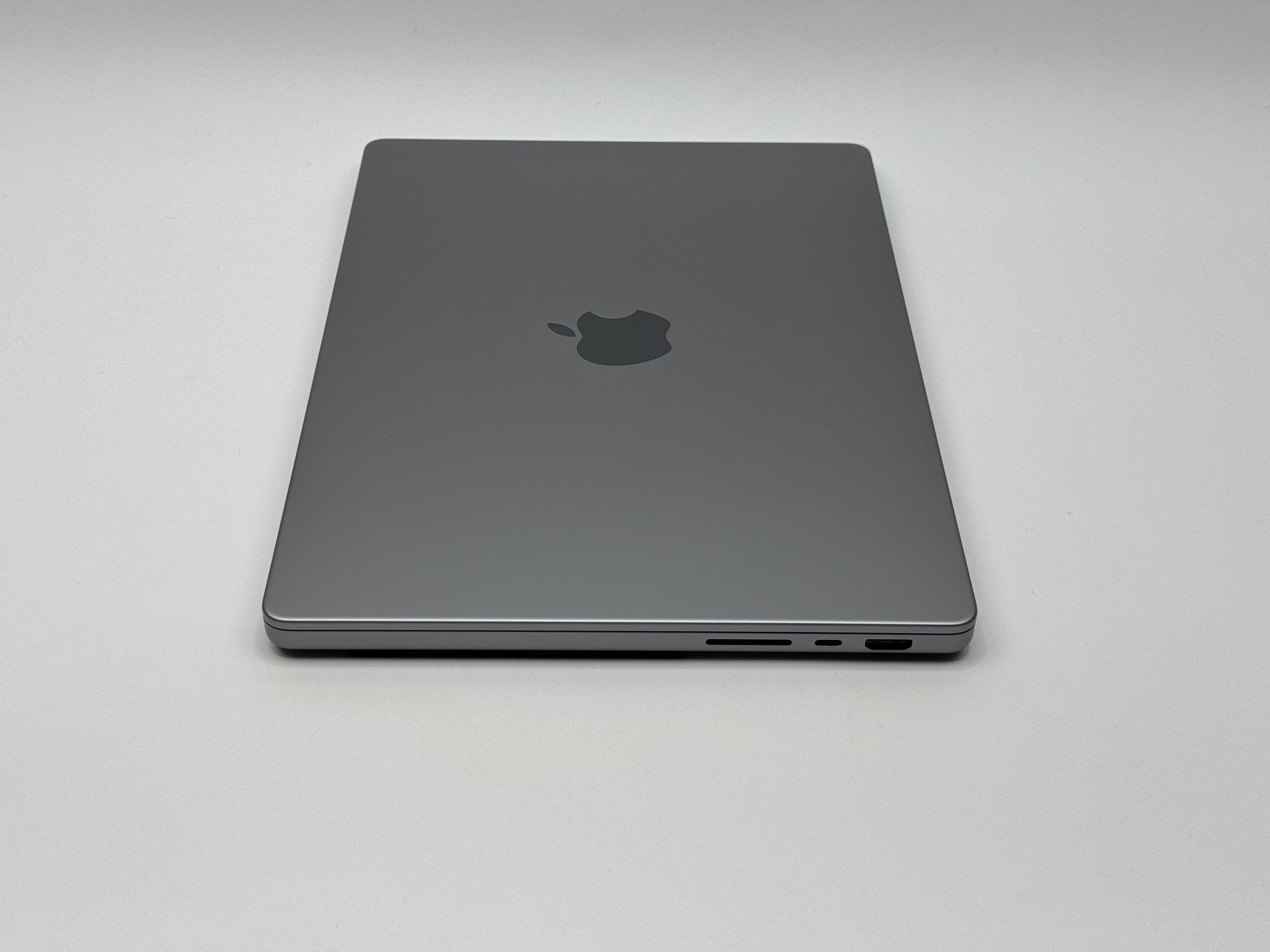 Apple MacBook Pro 14“ M2 PRO 10C CPU 16C GPU 512 GB SSD 16 GB Ram 2023 SPACE GREY