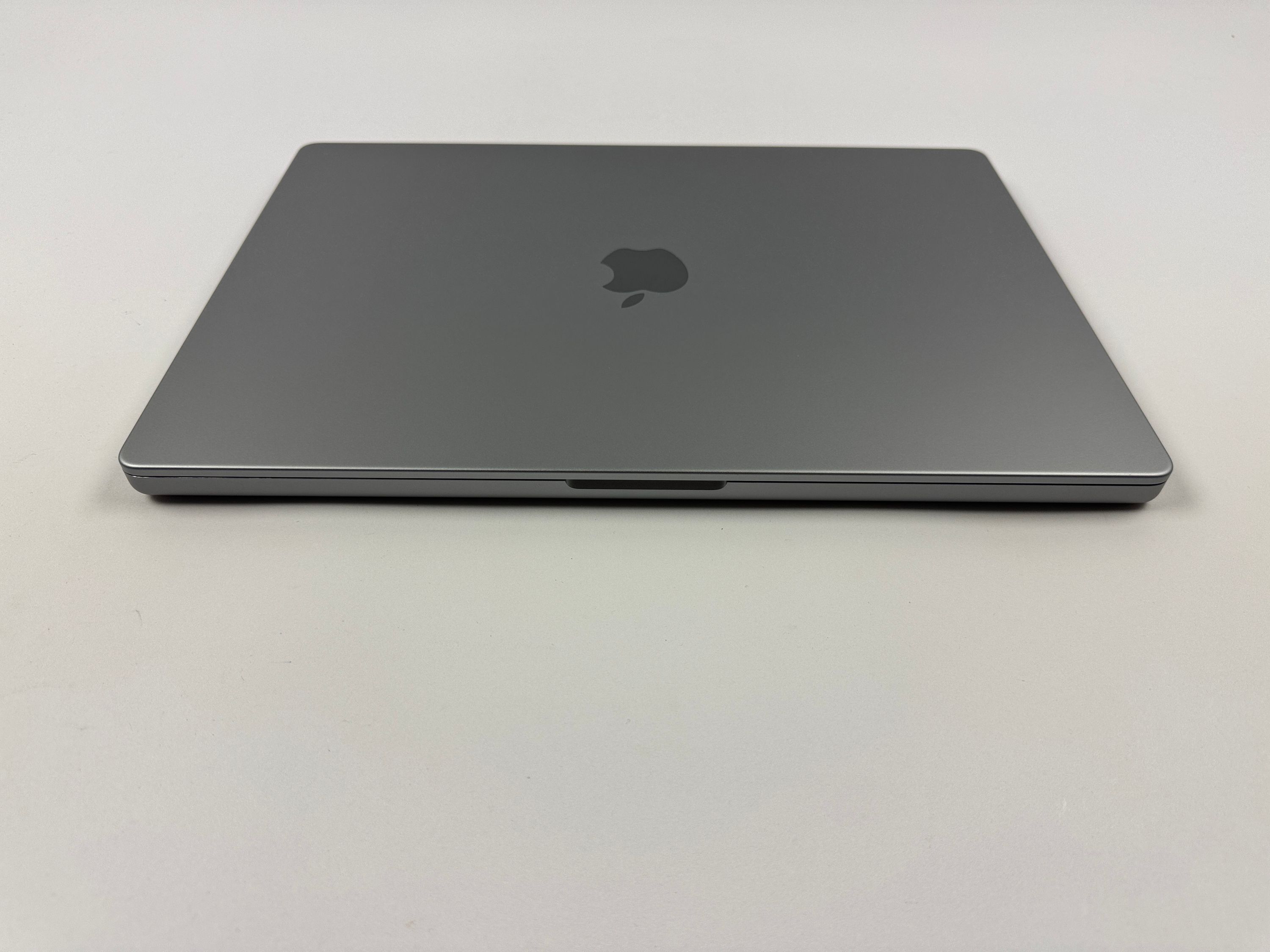 Apple MacBook Pro 16“ M1 MAX 10C CPU 32C GPU 1 TB SSD 32 GB Ram 2021 SPACE GREY