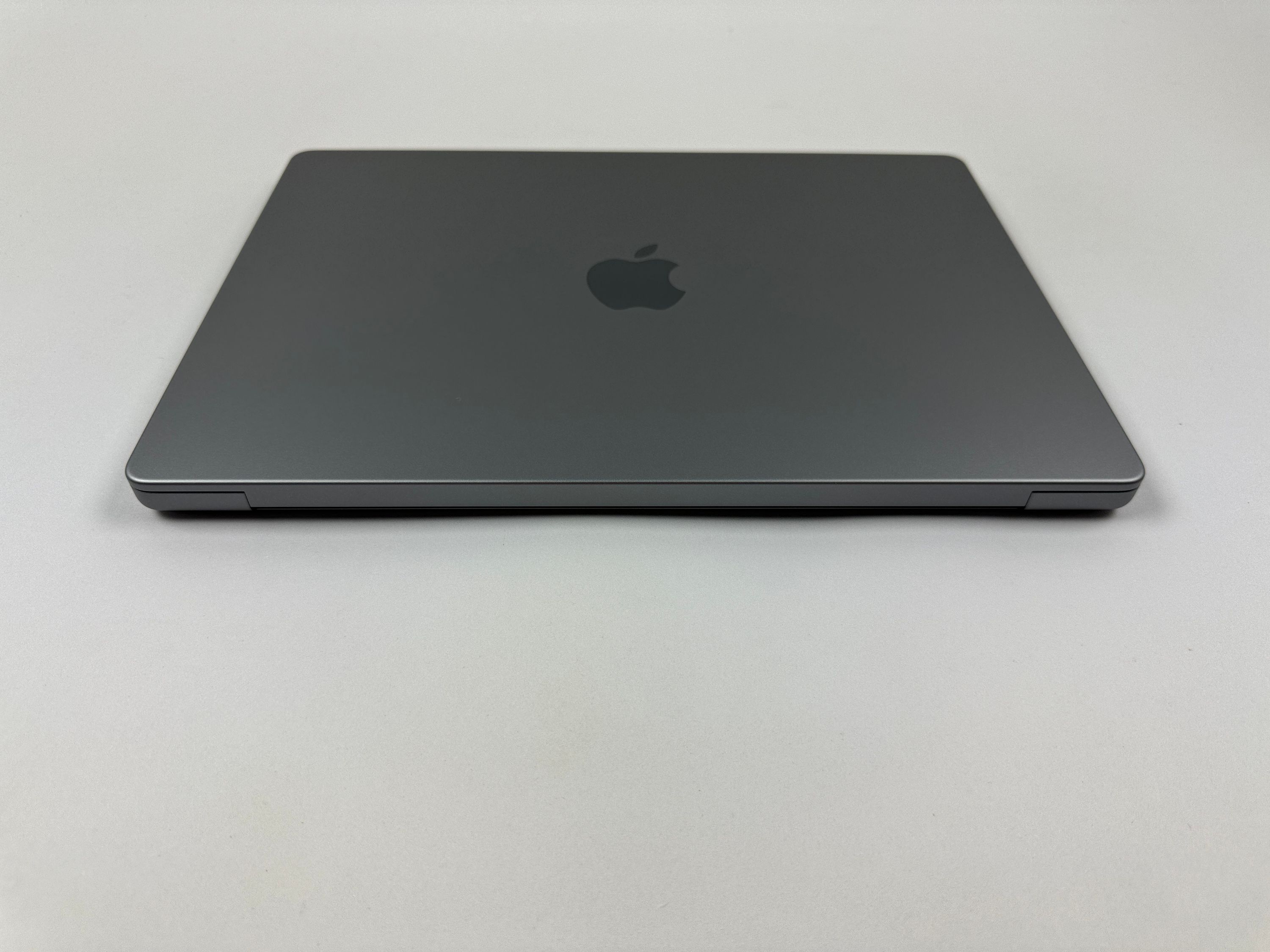 Apple MacBook Pro 14“ M2 MAX 12C CPU 30C GPU 1 TB SSD 32 GB Ram 2023 SPACE GREY